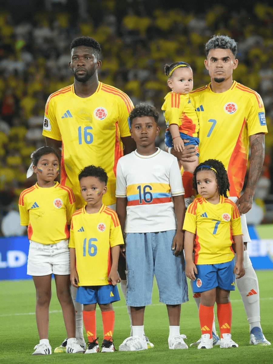 AA, 迪亚斯社媒, https