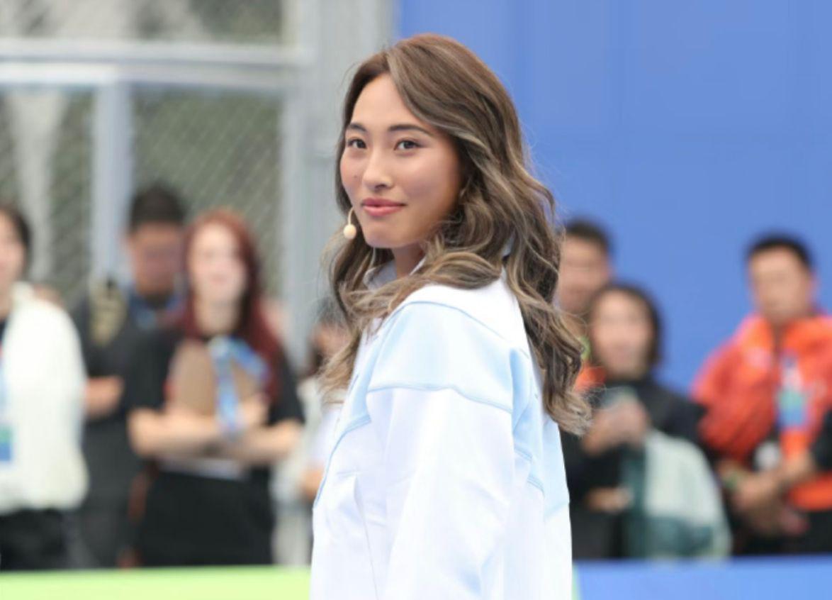 她又被扣除, 可以排在世, 拿到了冠军