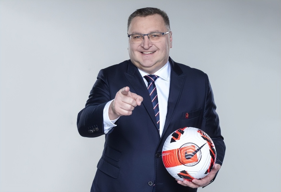 他信得过的, 终执教国足 他信得过的, 终执教国足